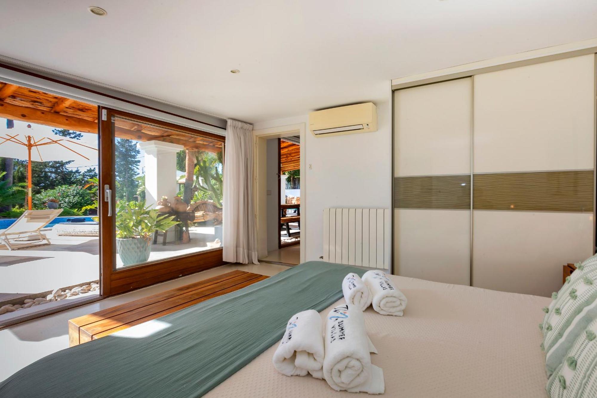 Villa Near Ibiza Town Sleeps 11 To 13 Guests Can Furnet Exteriér fotografie